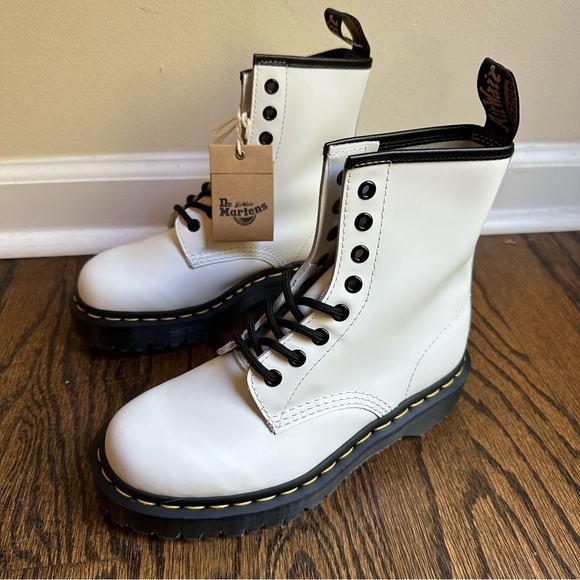 NWT Dr. Martens 1460 Bex Lug Sole Combat Boots Smooth Leather White Womens - Picture 1 of 6